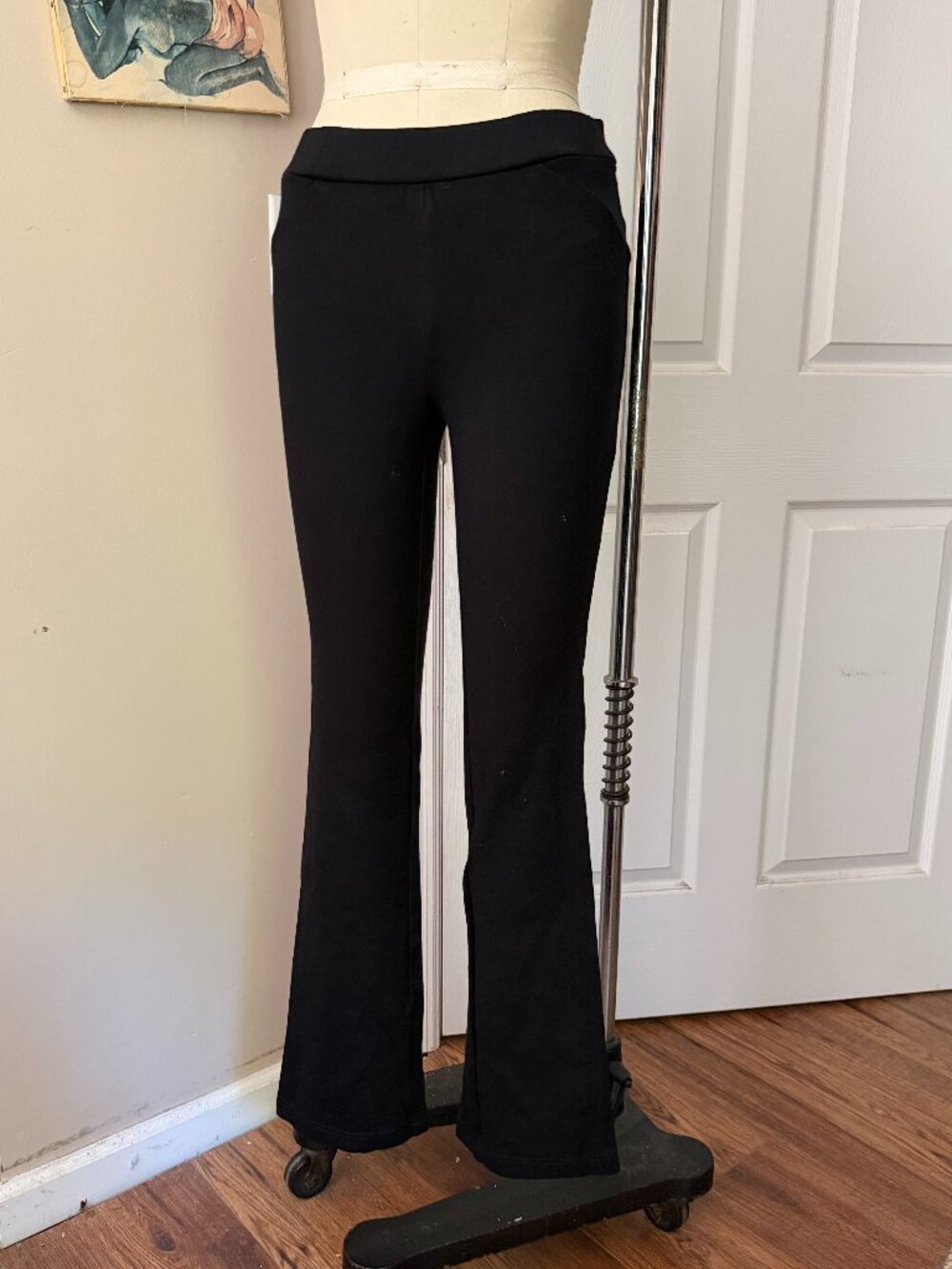 STYLE & CO. Black stretch Flat Front Mid-Rise Knit boot leg Pants *MEDIUM* B164